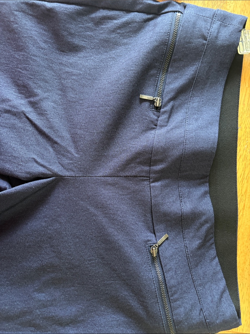 Candie’s Audrey Pull On Pant Navy 
size Medium - Picture 3 of 5